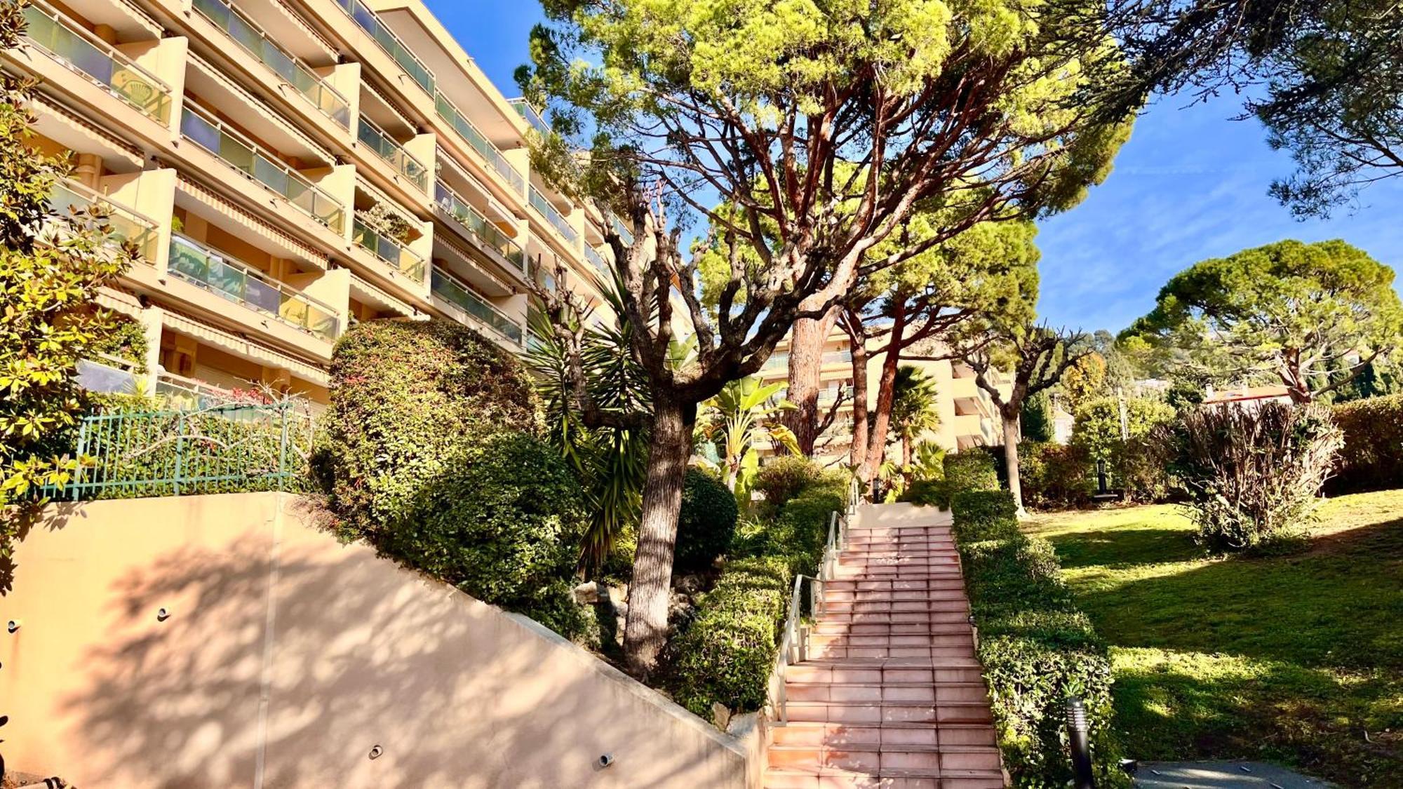 L'Azur - Apt De Standing - Piscine - Parking لو كانيت المظهر الخارجي الصورة